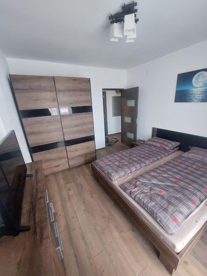 Apartament Dabe Hd Hunedoara Eksteriør bilde