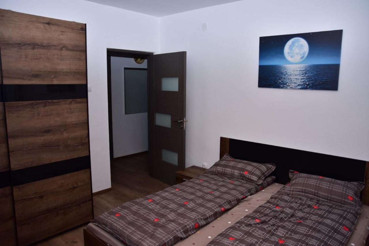 Apartament Dabe Hd Hunedoara Eksteriør bilde
