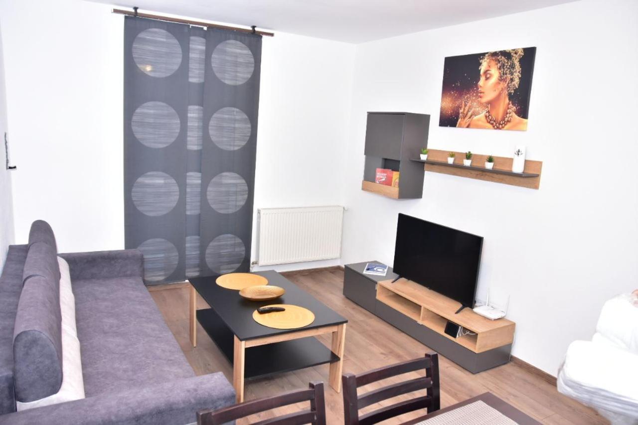 Apartament Dabe Hd Hunedoara Eksteriør bilde