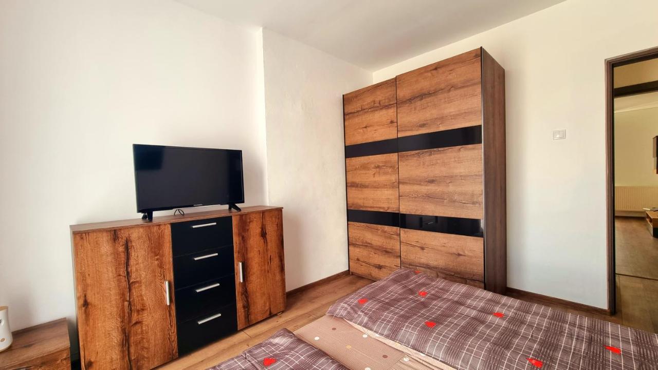 Apartament Dabe Hd Hunedoara Eksteriør bilde