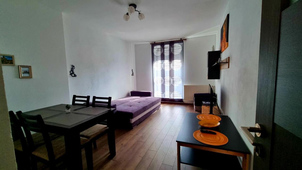 Apartament Dabe Hd Hunedoara Eksteriør bilde