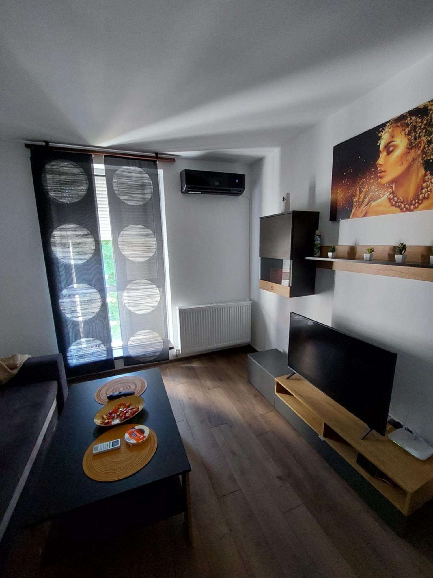 Apartament Dabe Hd Hunedoara Eksteriør bilde